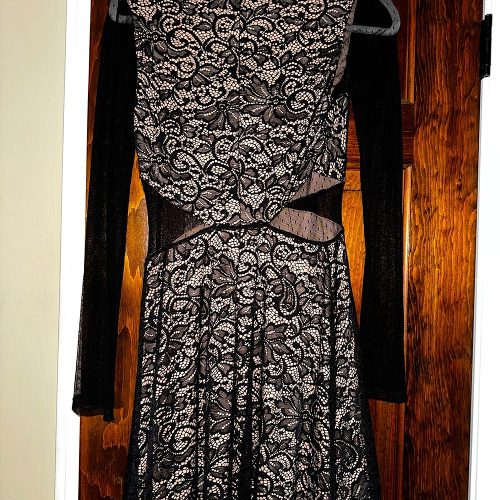 Express Dress - Picture 4 of 5